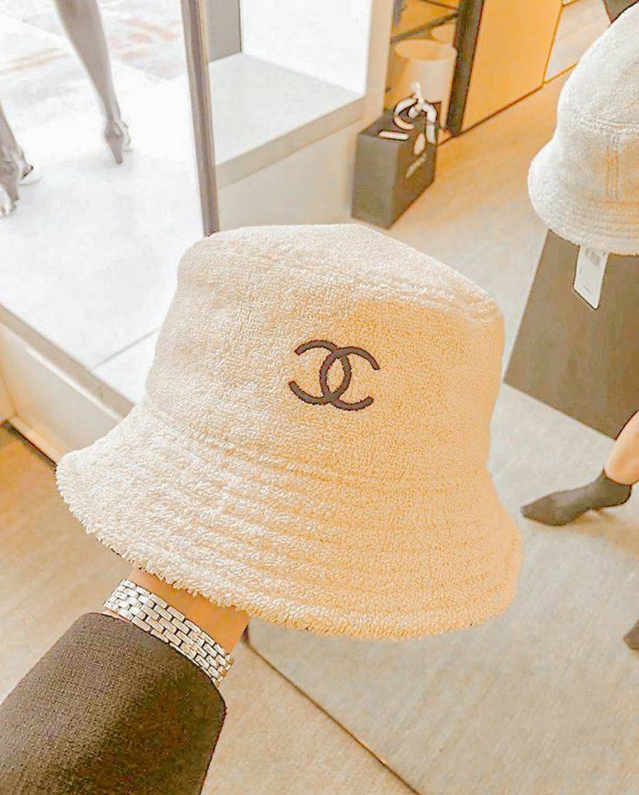 Bucket Branco Chanel 🤍