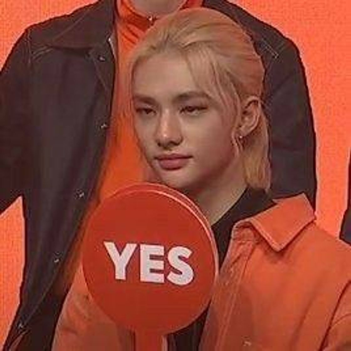 Fashion Um poetico "YES" from Hyunjin 