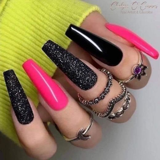 By Nails rosa e preto 💖