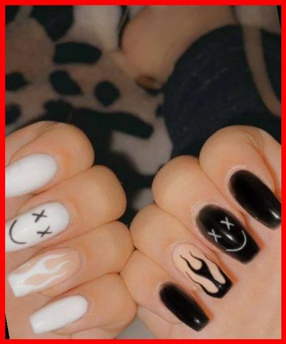 Social Smiley Black and White 