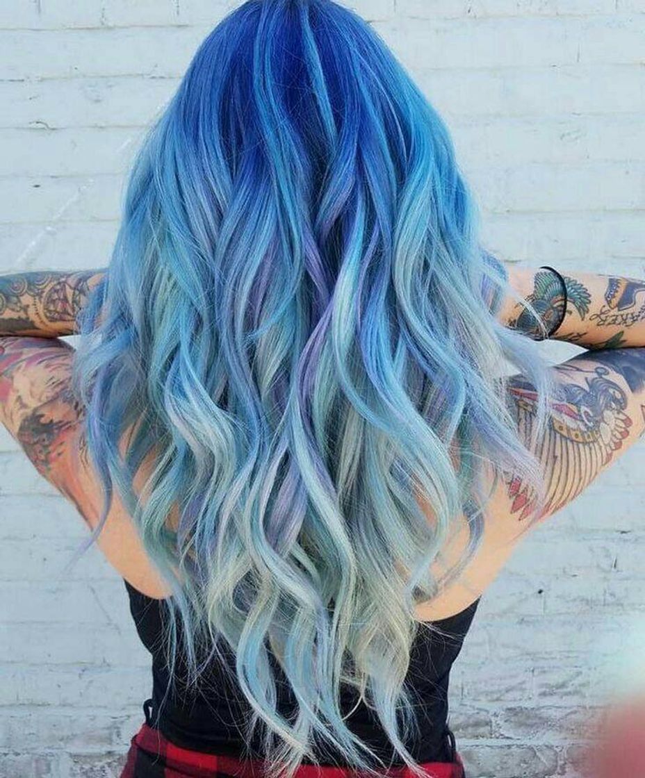 Fashion Ideia de cabelo degradê azul 