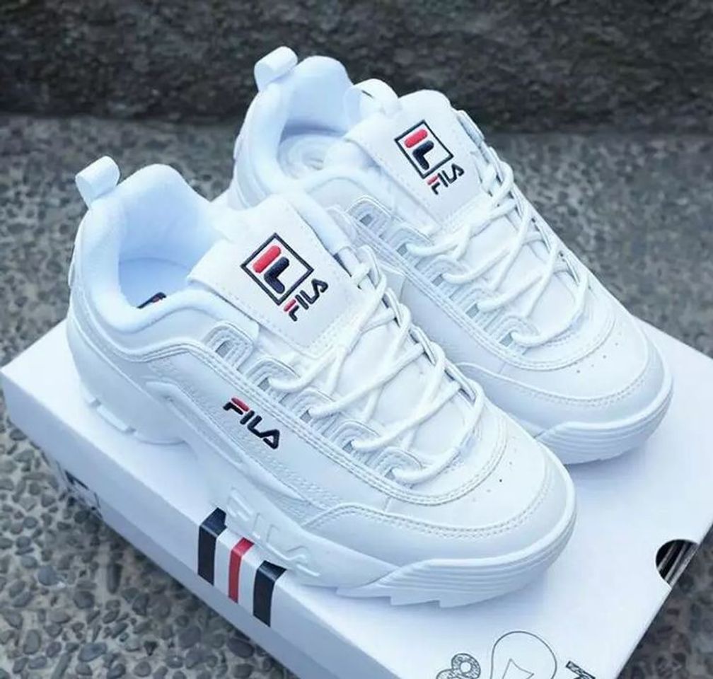 Fashion Esse fila branco é lindo 