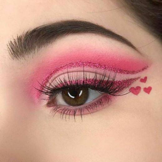 cute pink heart eyelook