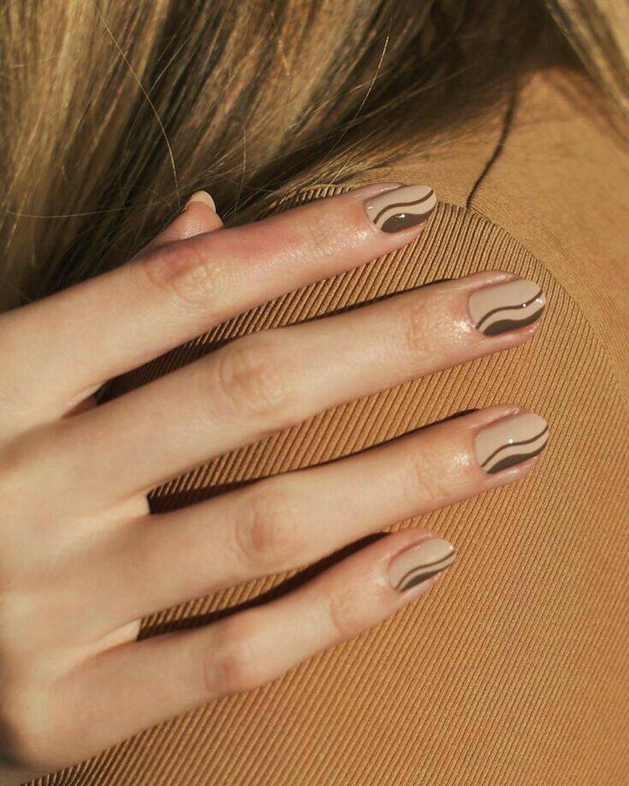 Moda unhas marrons