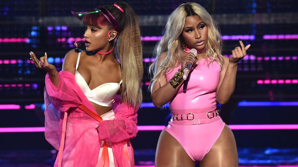 Fashion Ariana Grande & Nicki Minaj Perform “Side To Side” at 2016 VMAs ...