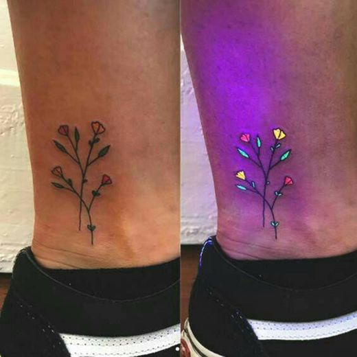 Tatuagem de flor neon