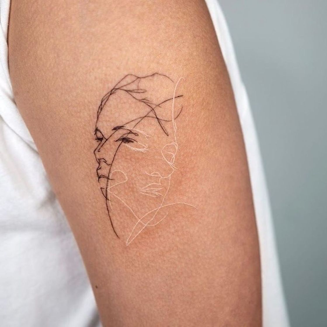 Moda Tatuagem minimalista 