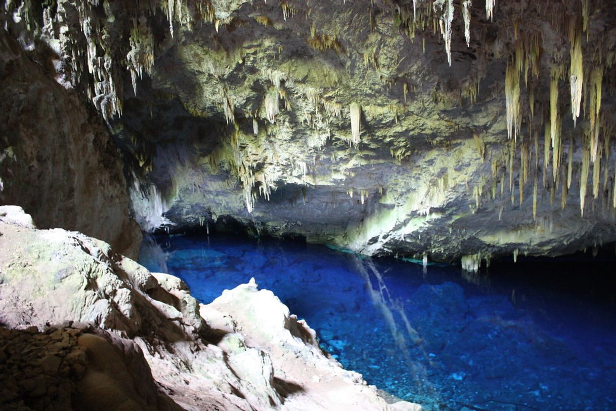 Lugar Gruta do Lago Azul