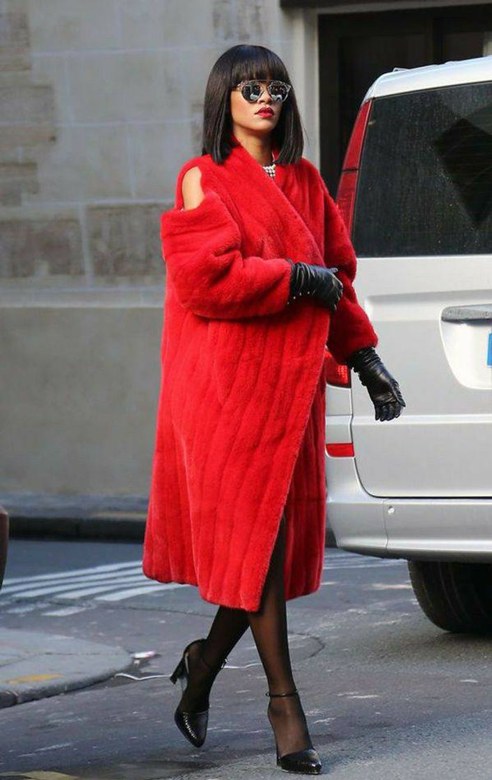 Moda Rihanna look Red