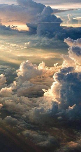 Nuvens aos céus 