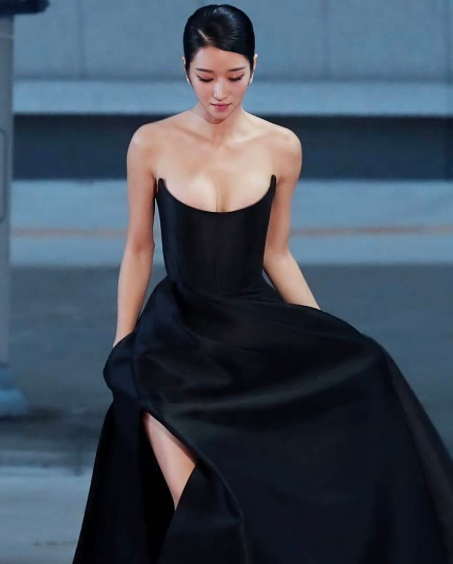 Moda Seo yeji black dress 