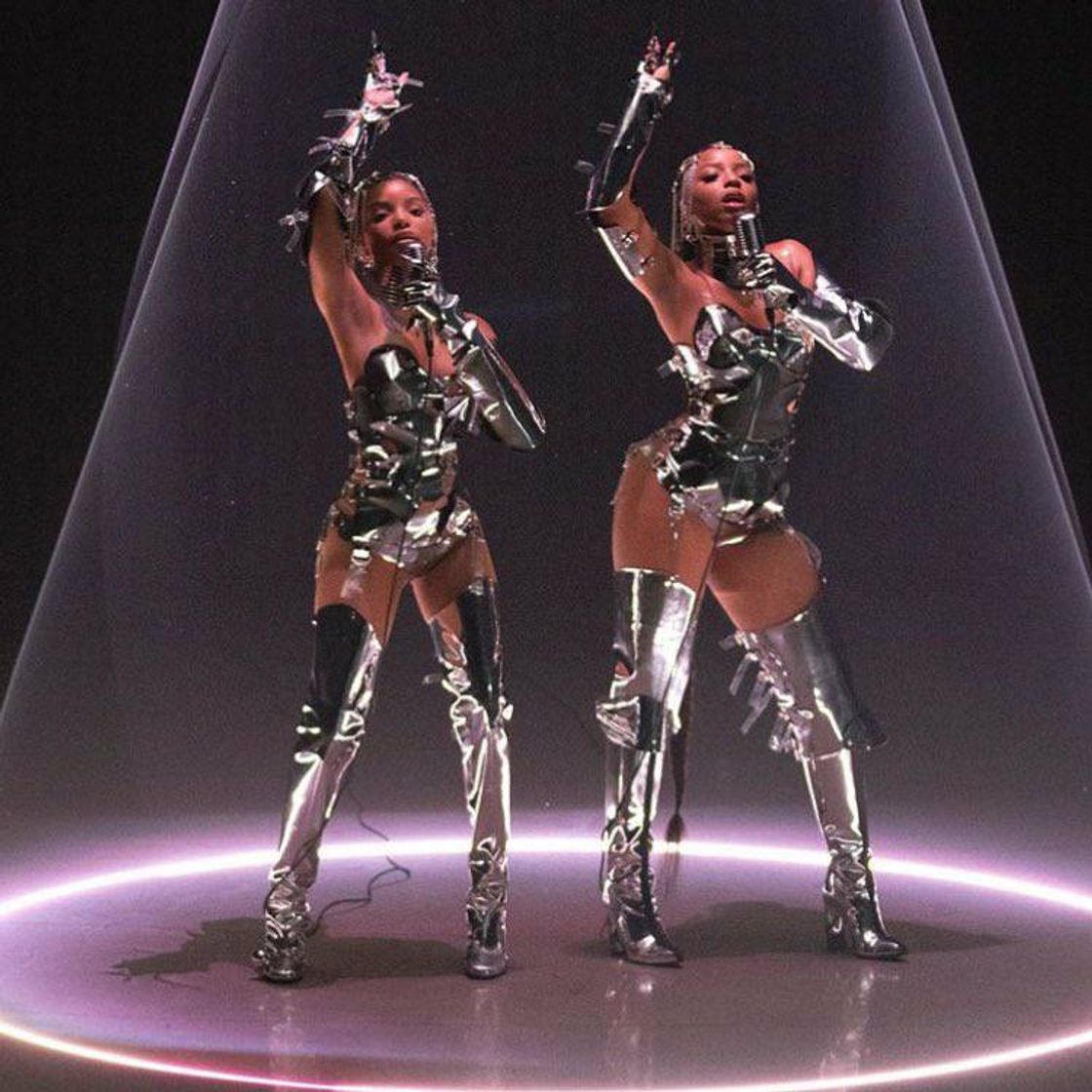 Moda ChloexHalle "Ungodly Hour" Performace at 2020 MTV VMAs