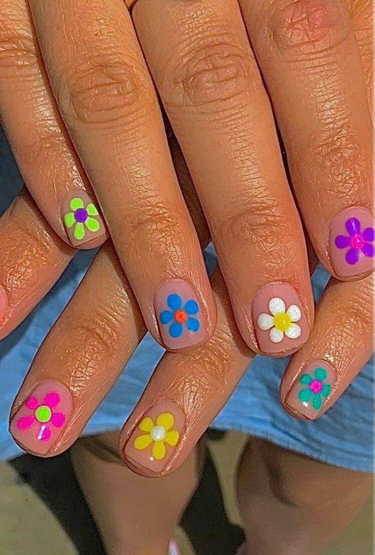 Moda Unhas indie de florzinha coloridas