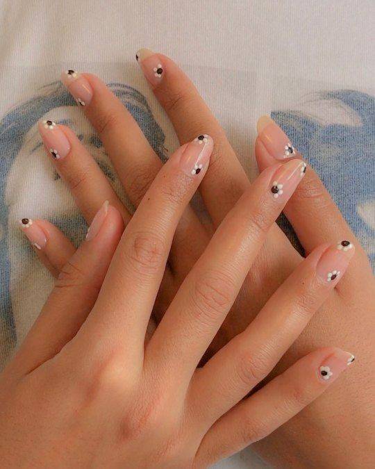 Fashion nails flowers