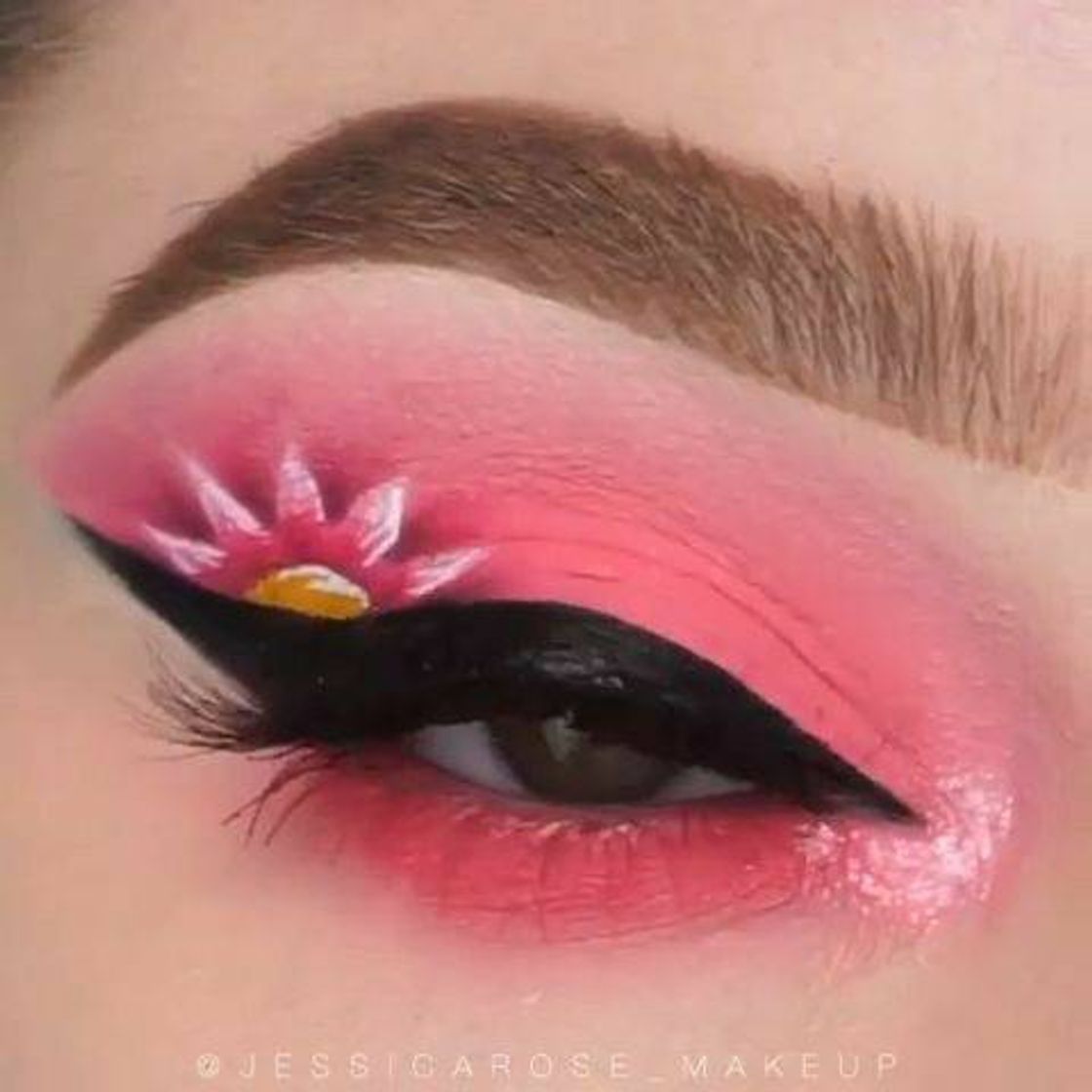 Moda Pink flower makeup🌷