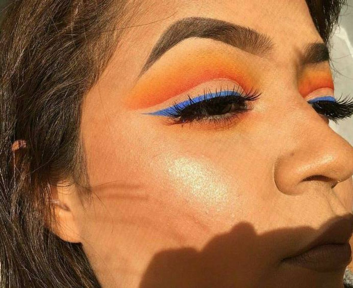 Fashion Outlined Blue and Orange Eyeshadow 🧡💙