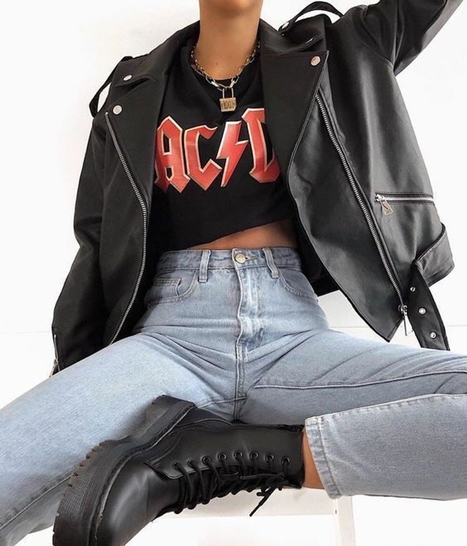 Social look com jaqueta de couro 