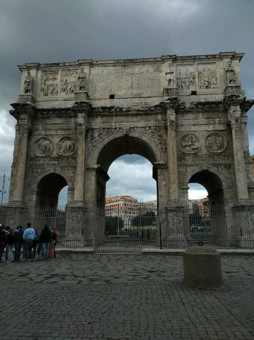 Lugar Piazza del Arco di Costantino