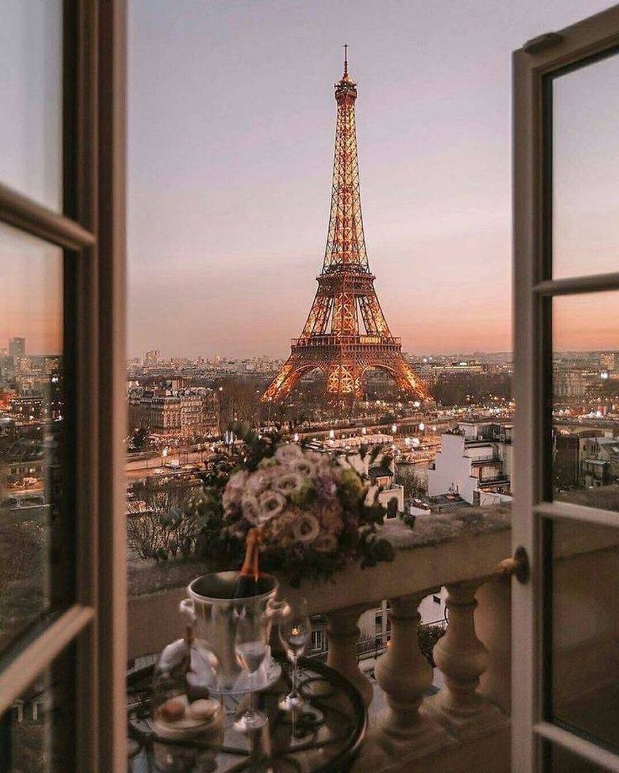 Place Torre Eiffel