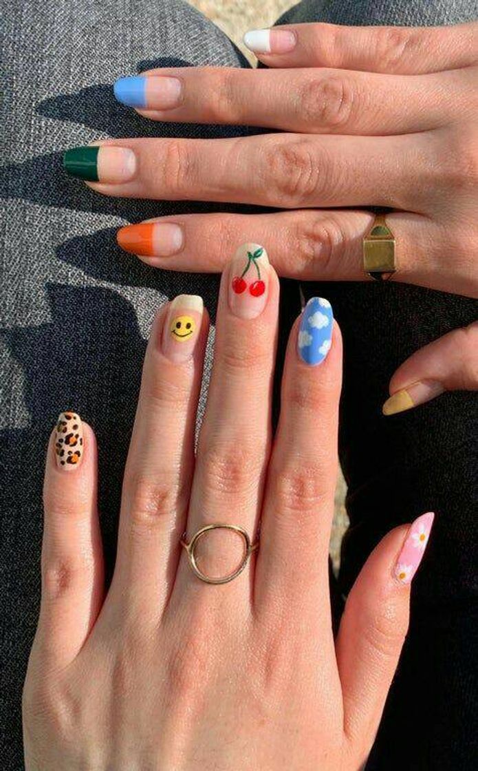 Moda inspiração de unhas aesthetic 💛