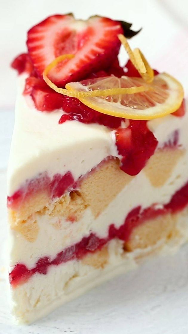 Moda Strawberry Lemonade Icebox Cake

