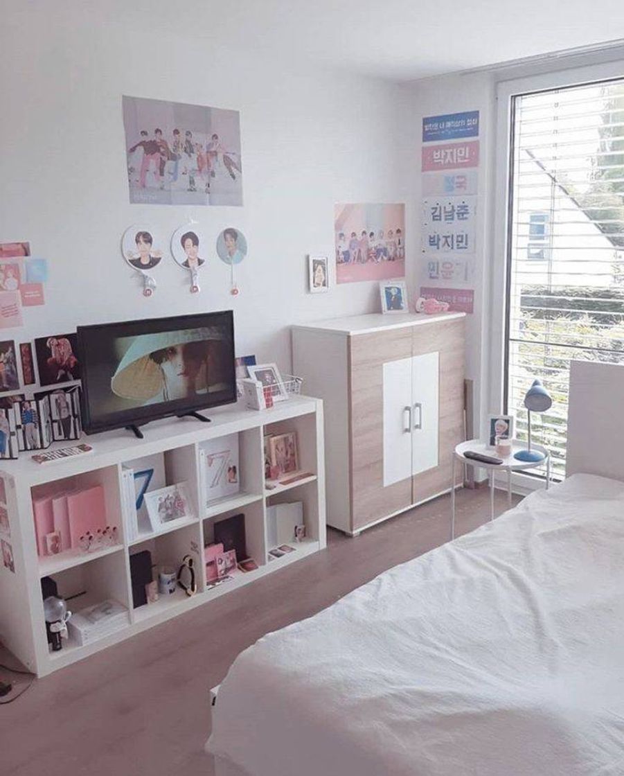 Fashion BTS room