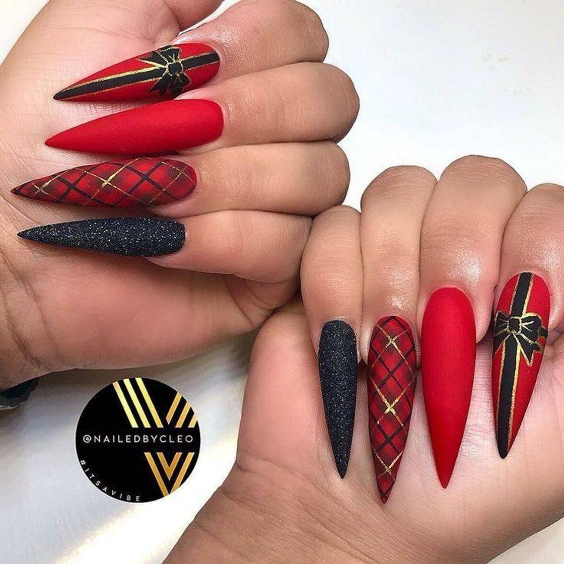Social Most beautiful and attractive Red Christmas nail 