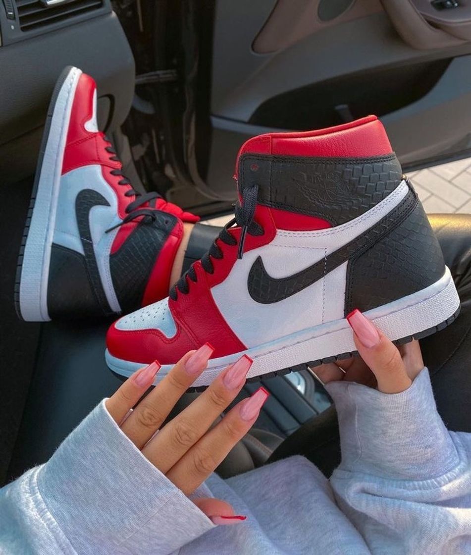 Social Sorteo Nike Jordan 1 Mid