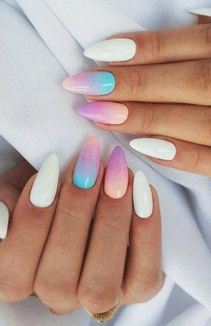 Moda 📍Unhas tie dye 