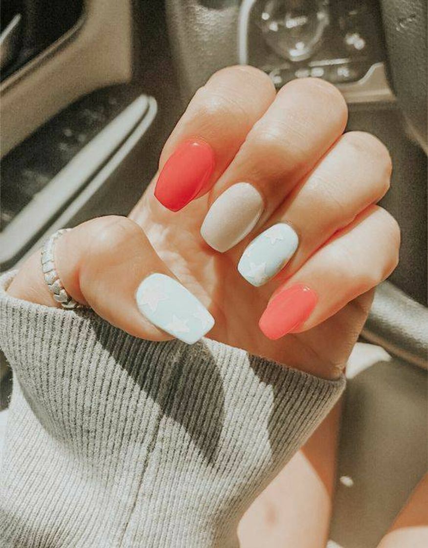 Moda 📍 Unhas coloridas verão 