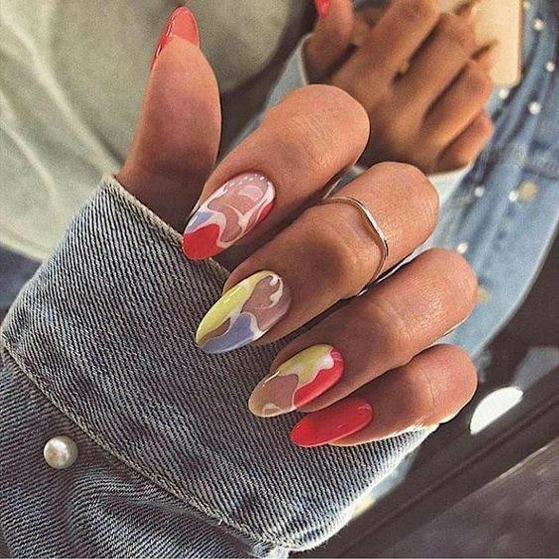 Moda 🛍 Unhas coloridas fun