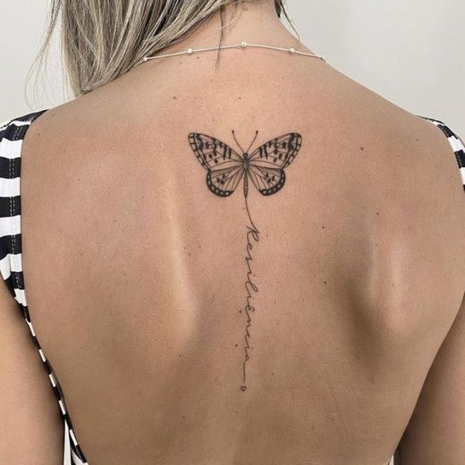 Tatuagem delicada nas costas ✨