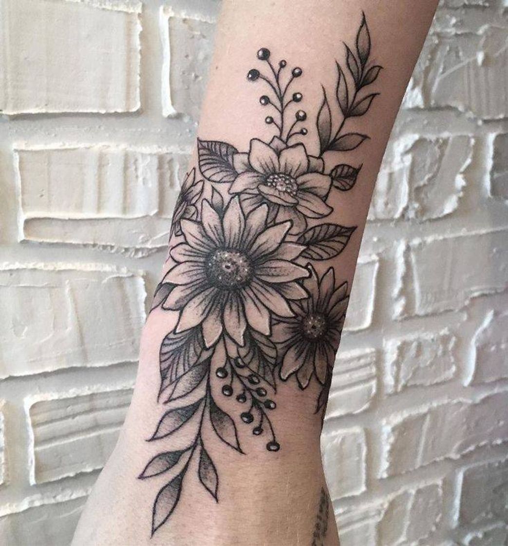 Moda ✨ Ideias de tatuagens feminina✨