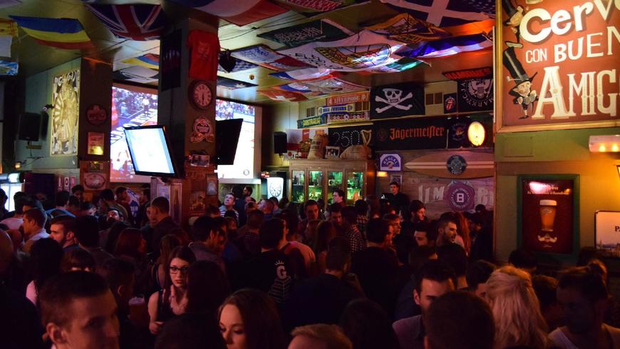 Place The Green Irish Pub