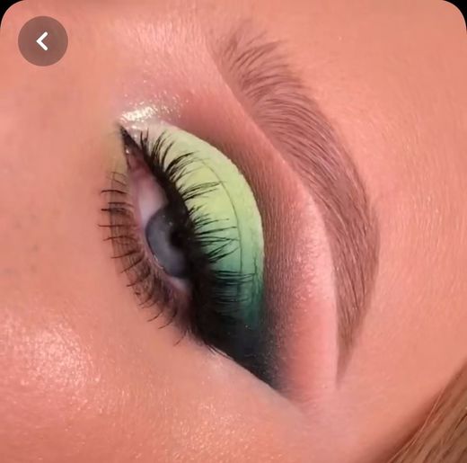 Green eye makeup 💚
