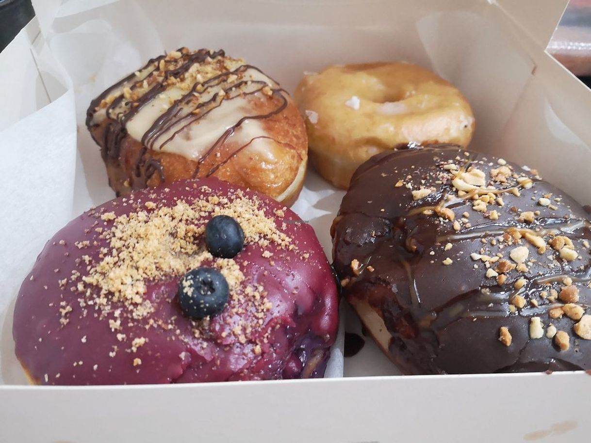 Lugar Delish Vegan Doughnuts