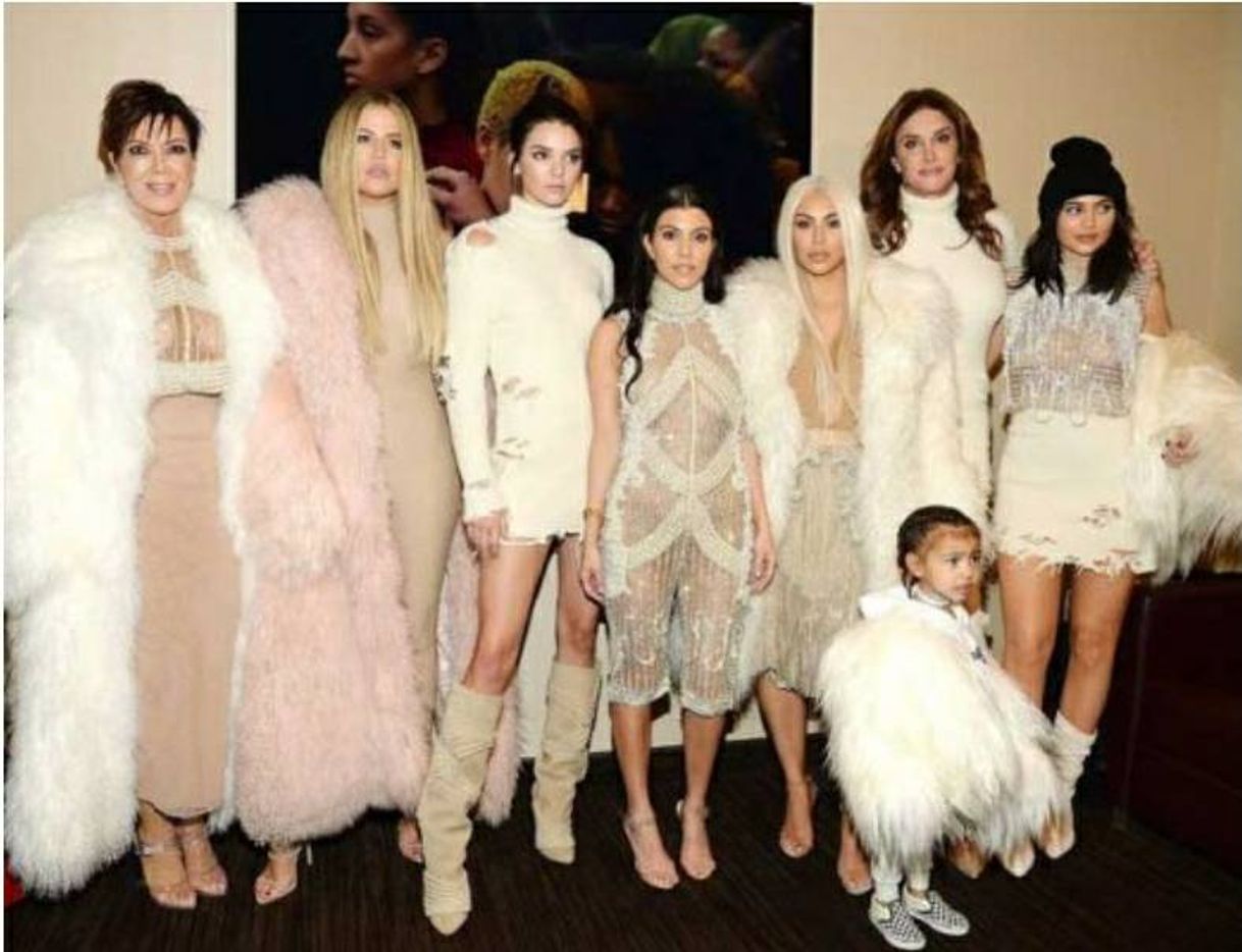 10 tendências que as Kardashians trouxeram de volta à moda

