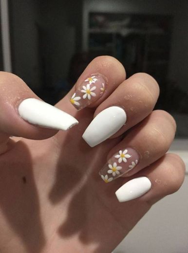 Unhas de florzinhas