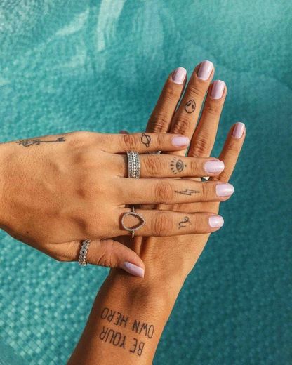 Tattoo nos dedos 