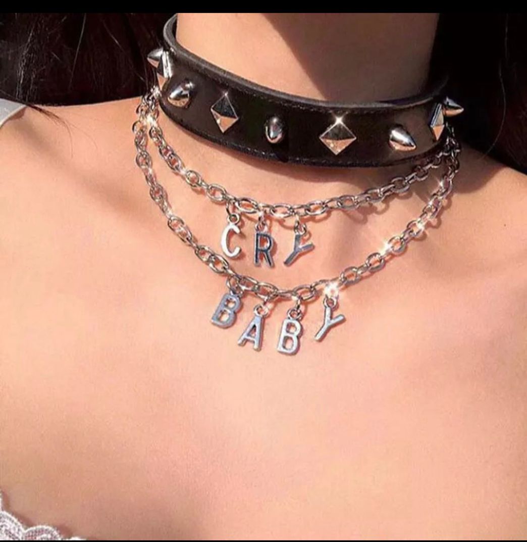 Moda Collar con letra de los 90 🤩🔥, por 2,24€ ‼️