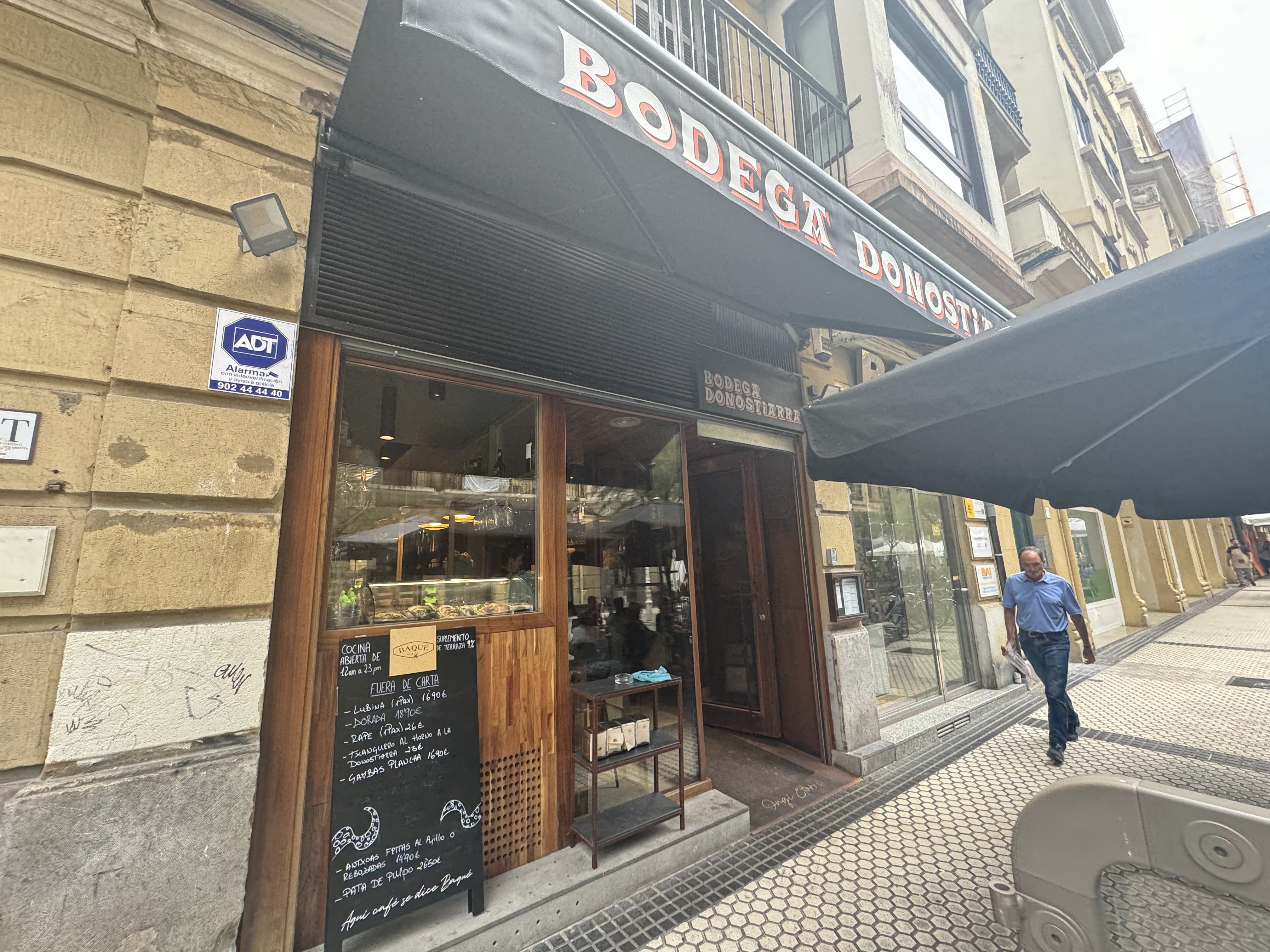 Bodega Donostiarra, 16