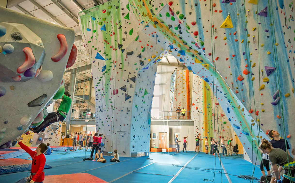 Moda Indoorwall Climbing centers