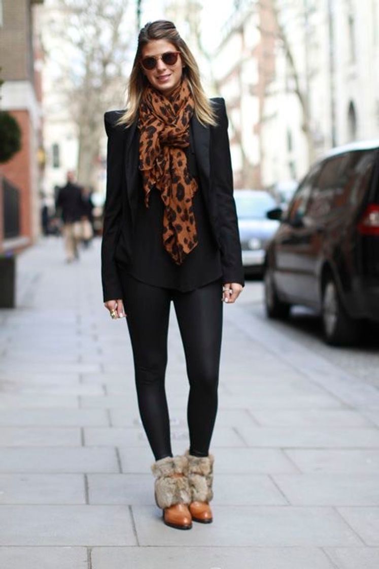 Moda Look com cachecol animal print