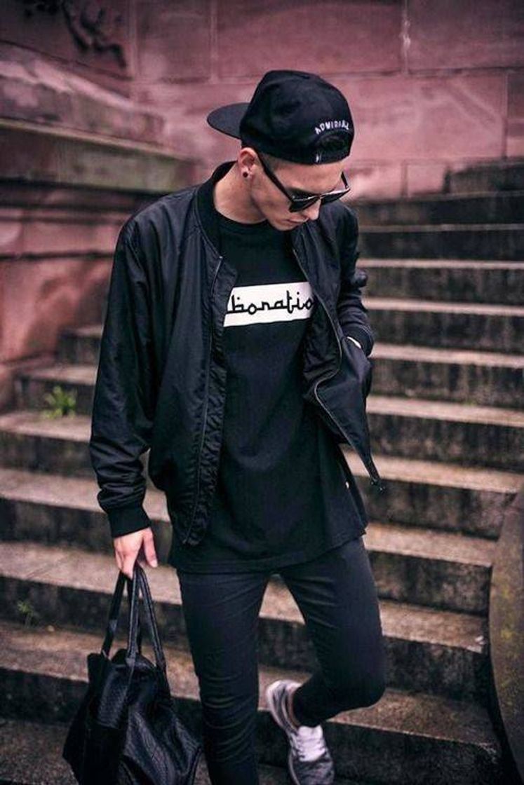 Moda Inspiração de look com jaqueta masculina (all Black) 