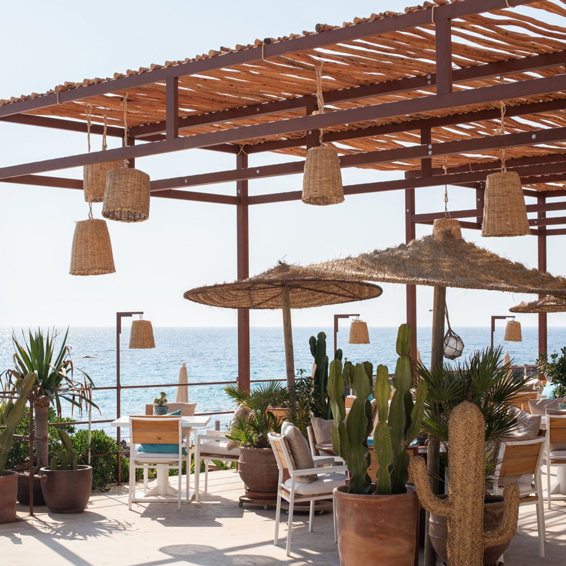 Restaurantes Atzaro Beach Restaurant