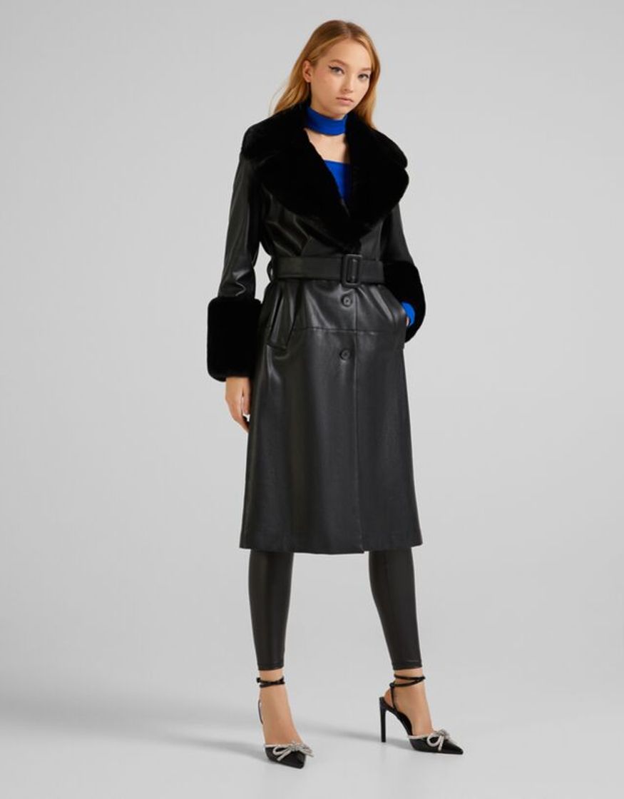 Social Sobretudo efeito pele com pelo | Bershka 