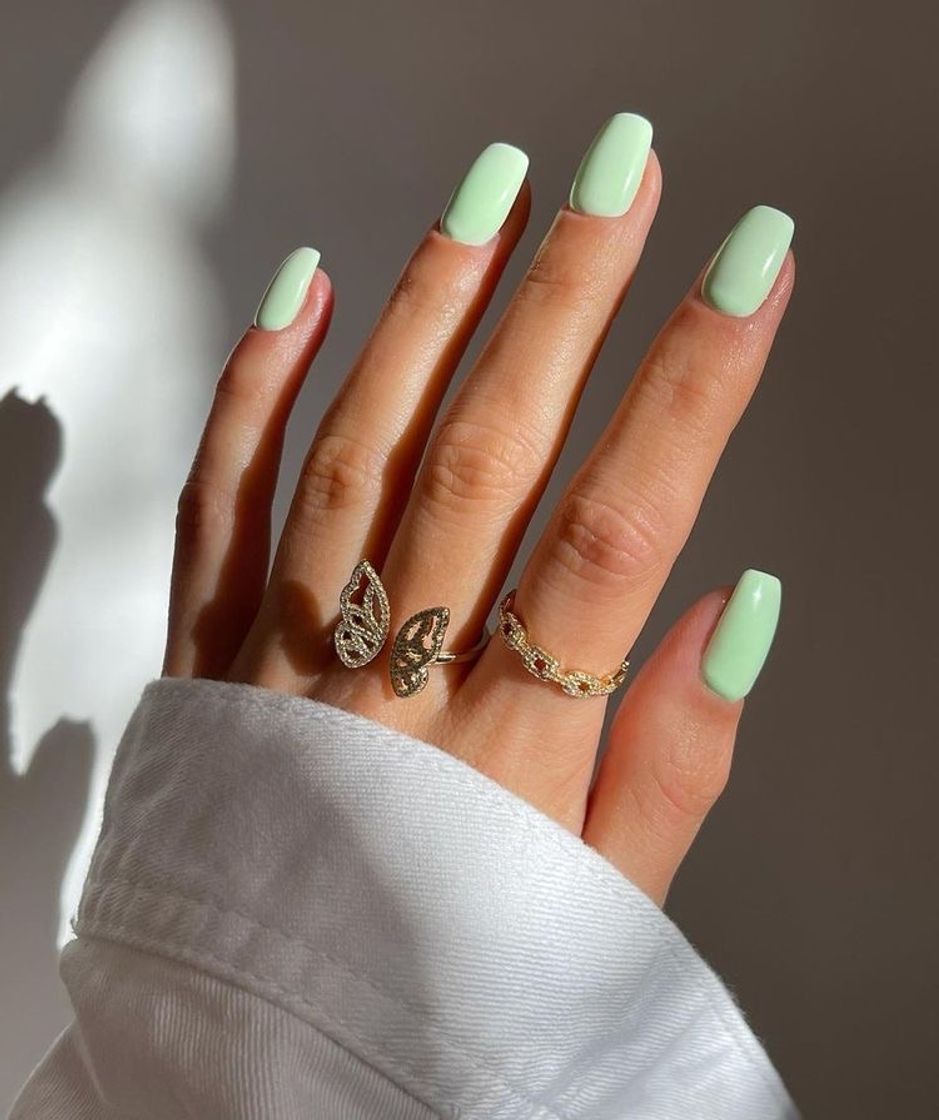 Beauty Green nails