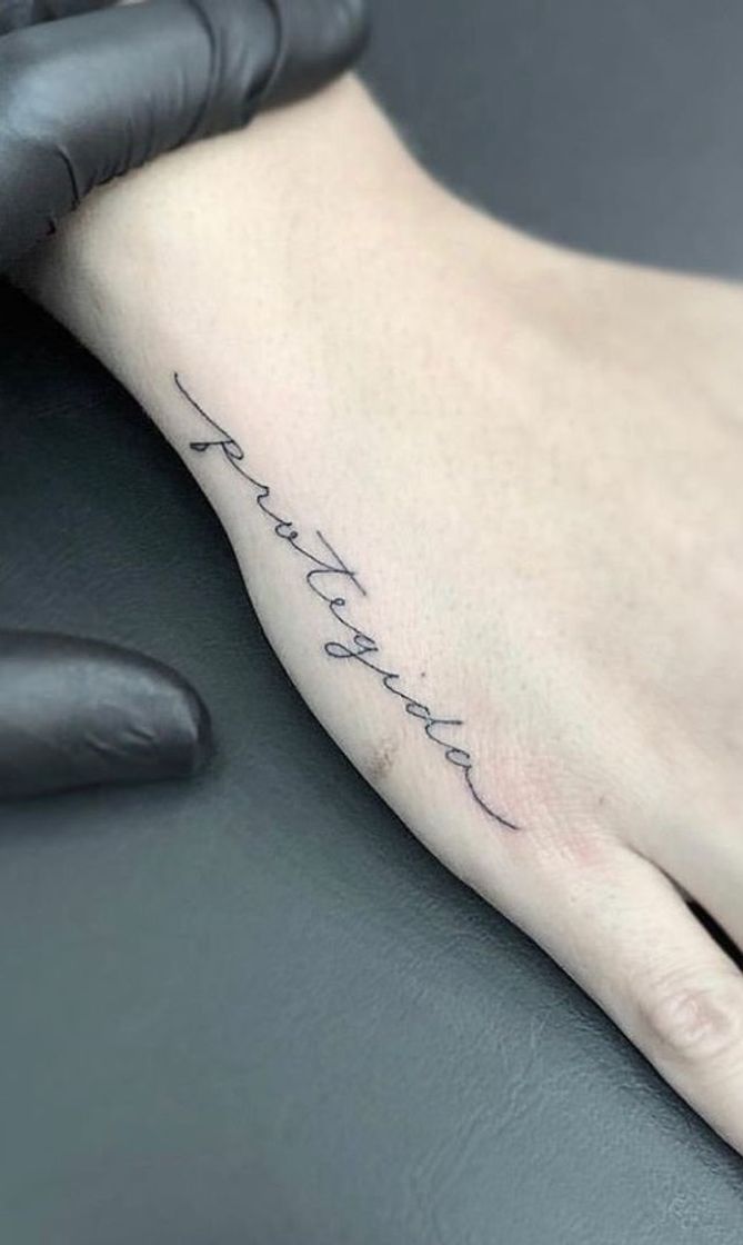 Social Tatuagem na mão 