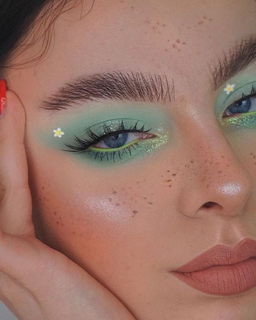 Social green american makeup