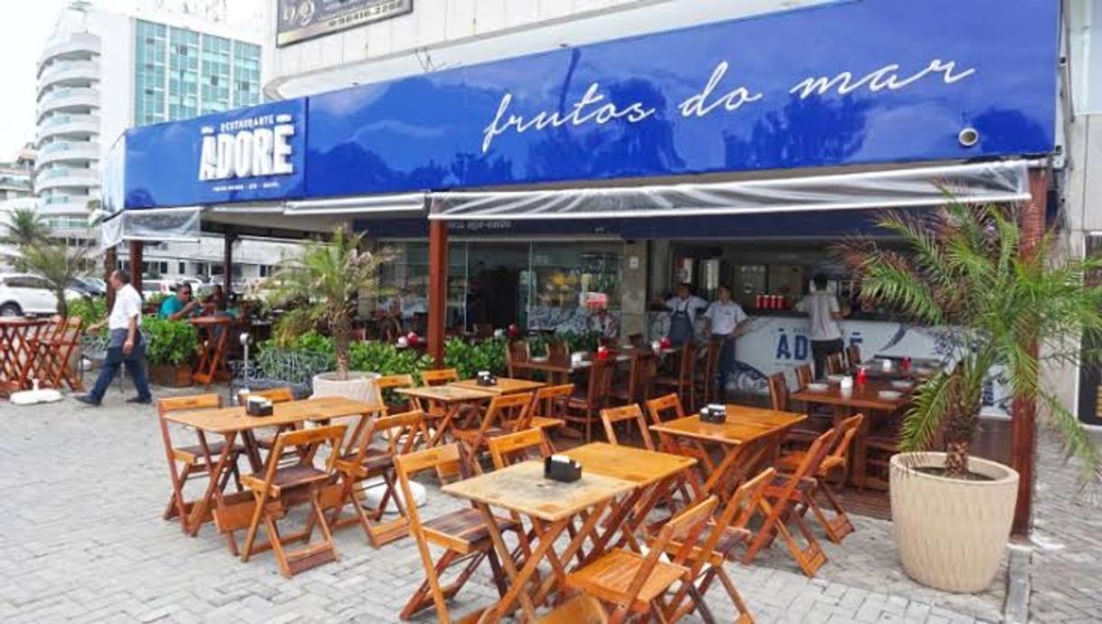 Restaurants Avenida Lúcio Costa, 17700